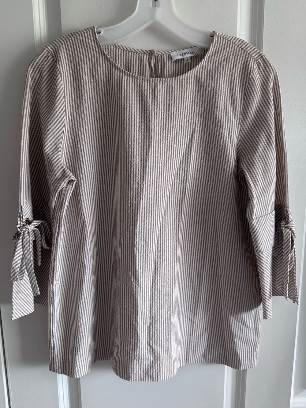 Calvin Klein Beige & White Striped seersucker 3/4 Tie-Sleeve Blouse